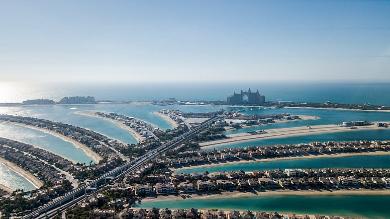 cutting edge engineering aerial view of palm jumeirah